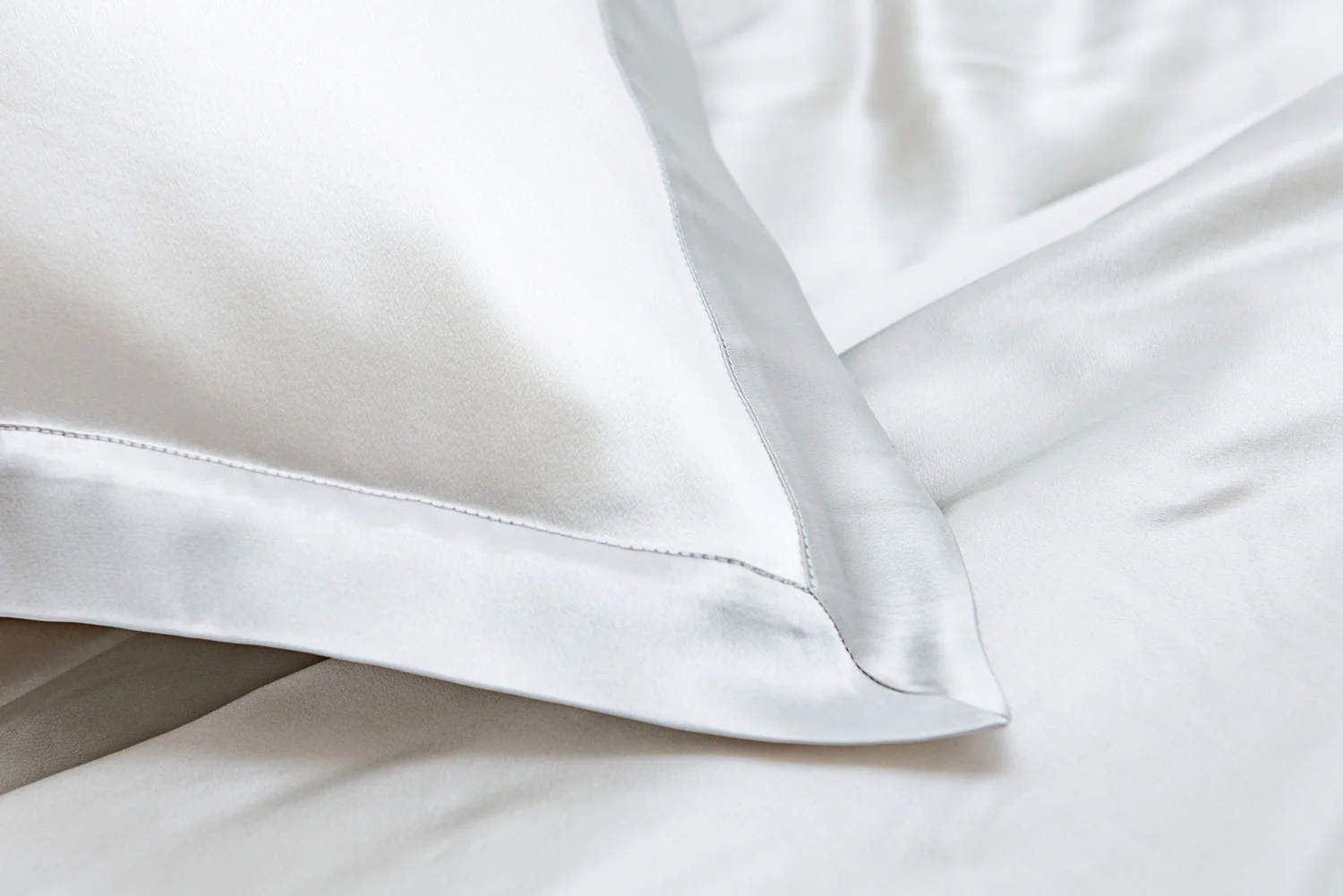 Ivory & Oyster Grey Oxford Pure Silk Pillowcase - Image 3