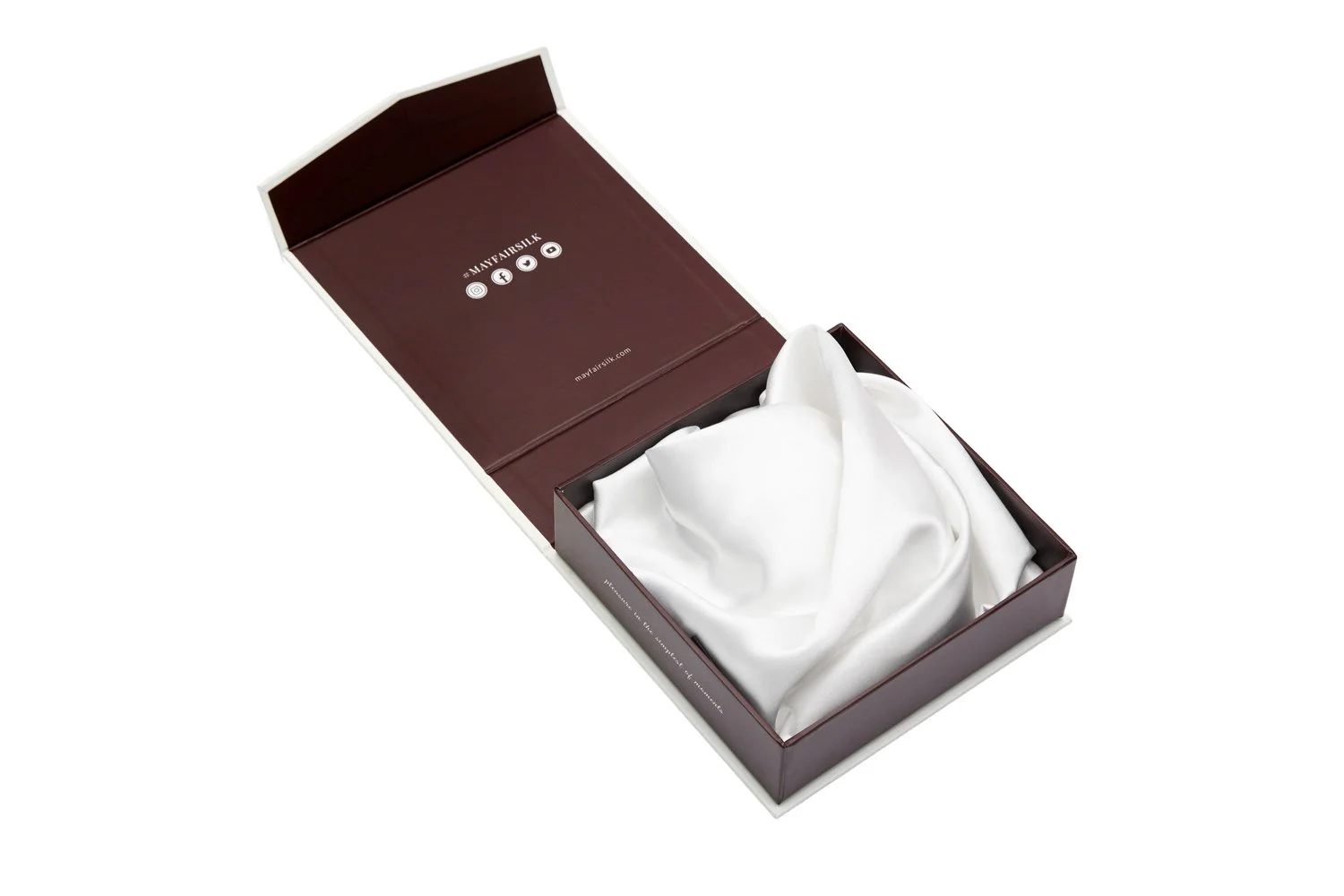 Brilliant White Silk Duvet Set - Image 4